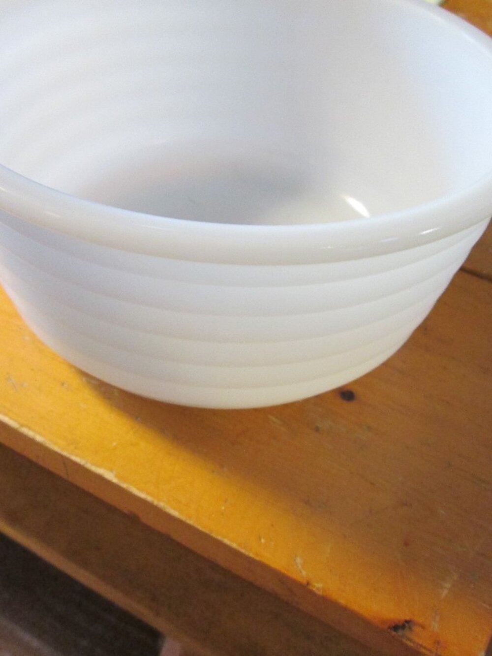 Vtg GE RARE 9 in mixing bowl ribbed milk glass beehive mint